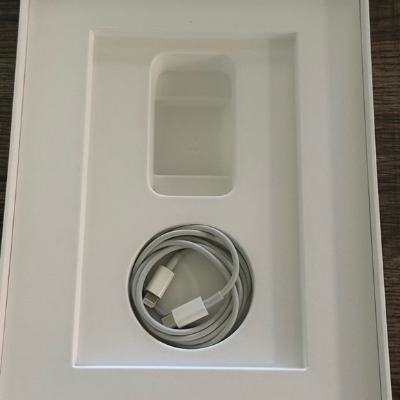 iPad - Sleek midnight 9th GEN 2023 10.2 inch screen laptop case included - Picture 17 of 17